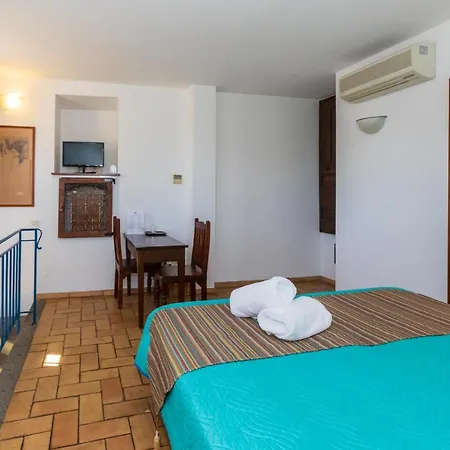 Residenza D'epoca Pietra Di Ponente * Ciampino